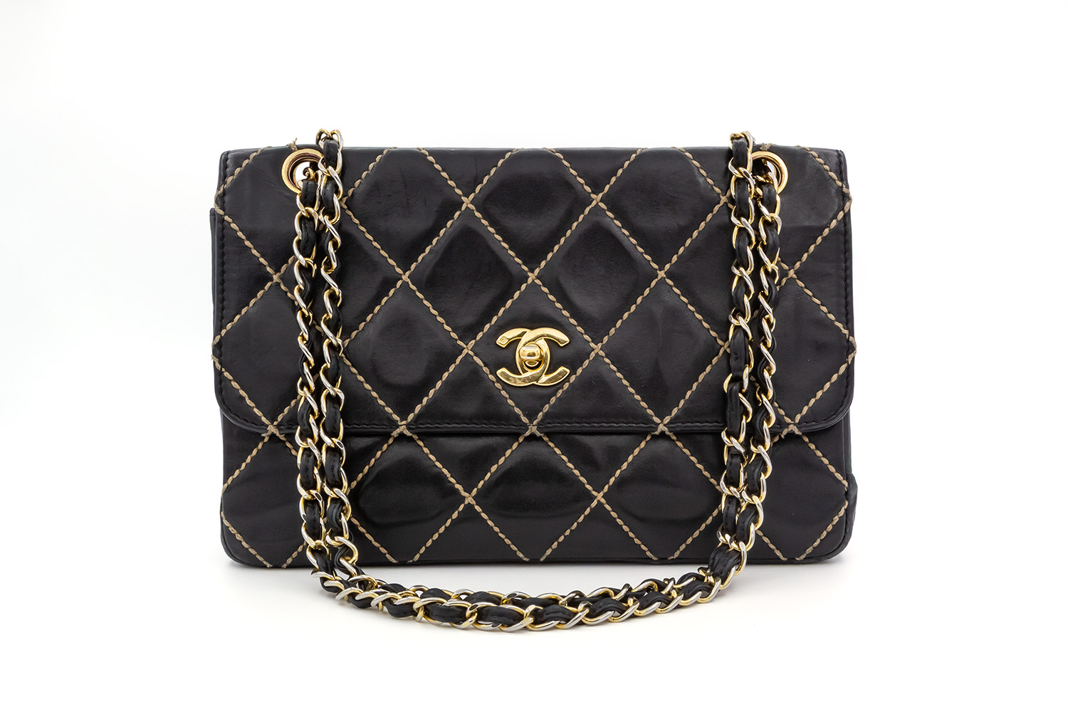 売り切れました 正規です  CHANEL Chanel Surpique Wild Stitch Quilted Flap Bag - Ideal Luxury